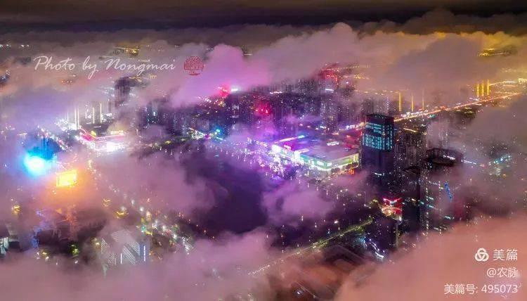 仰望上海首家中心店开业:U8、U9同框 百万气质拉满